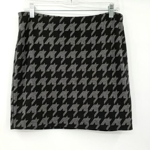 BANANA Republic Factory Large Houndstooth Print Mini Skirt - Picture 1 of 8